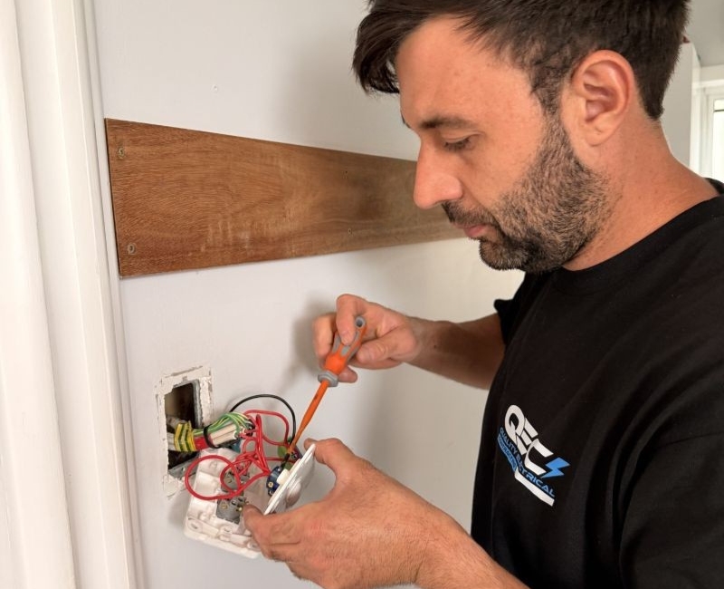 Quality Electrical Contracting for small repairs and maintenance.